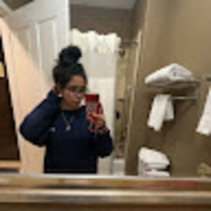 Meet your Posher, Leah